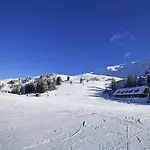 In Oesterreich Nahe Gondel & 木屋 *