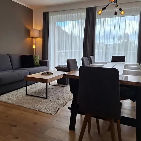 In Oesterreich Nahe Gondel & 木屋